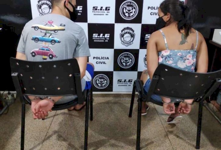 Polícia fecha ponto de distribuição de drogas e prende casal
