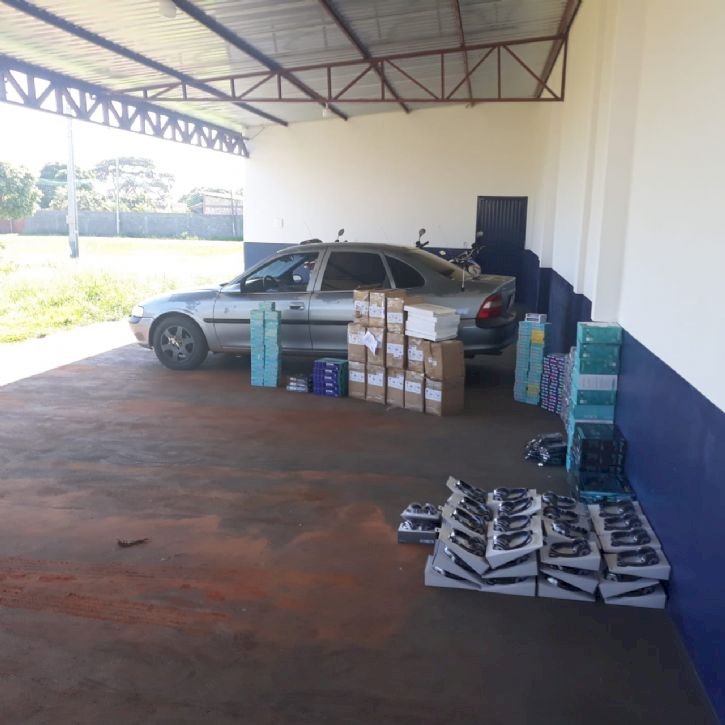 Ivinhema - Polícia Militar apreende aparelhos eletrônicos contrabandeados avaliados em 80 mil durante