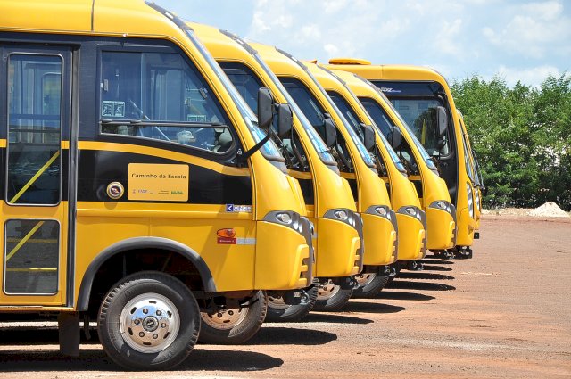 Prefeitura garante mais dois ônibus para transporte escolar