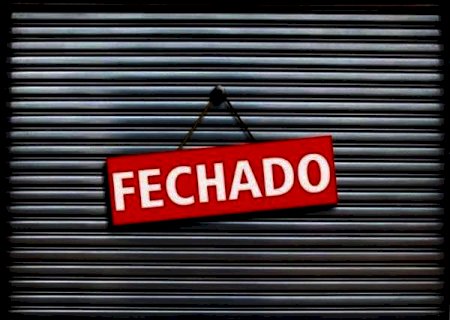 Comerciante é detido por estar de portas abertas