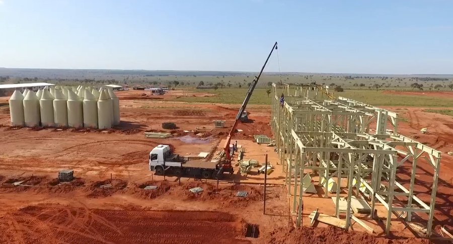 EM VISITA AO CANTEIRO DE OBRAS DA GRANJA YABUTA, GILBERTO GARCIA SE COMPROMETE A CAPACITAR MÃO-DE-OBRA DE TRABALHADORES