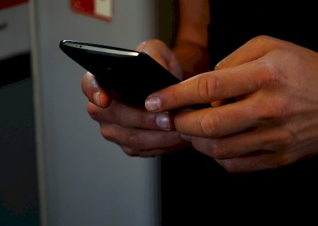 Nova Andradina: Mensagens em celular provoca ciúmes e leva casal a vias de fato