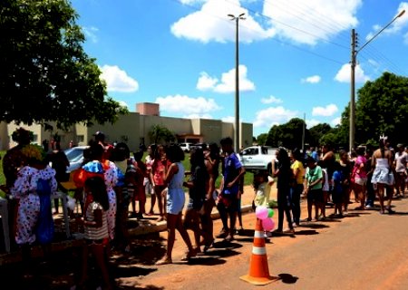Batayporã: Comemoração com brincadeiras e doces atrai mais de mil crianças