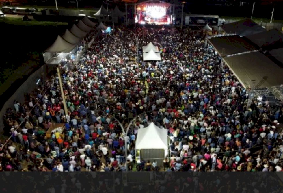 Ivinhema encerra com chave de ouro as festividades do seu 58º aniversario.