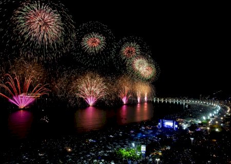 Ômicron: mais de 60% das cidades brasileiras cancelam festa de Réveillon