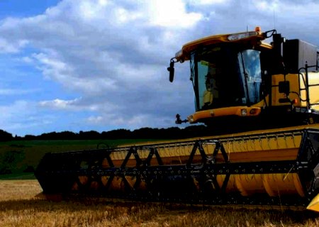 Vendas de máquinas agrícolas caem 15,9% em novembro no final de 2021