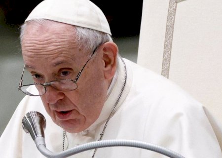 Guerra na Ucrânia leva papa à Embaixada da Rússia no Vaticano