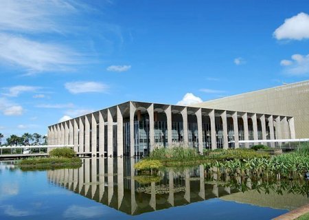 Itamaraty recomenda que brasileiros no Leste e Oeste deixem a Ucrânia