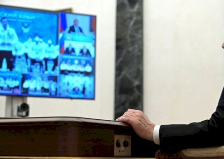 Rússia reconhece independência de territórios separatistas na Ucrânia
