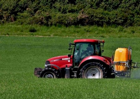 Vendas de máquinas agrícolas sobem 26% em 2021, diz Fenabrave