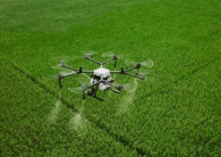 Uso de drone pulverizador cai no gosto dos agricultores