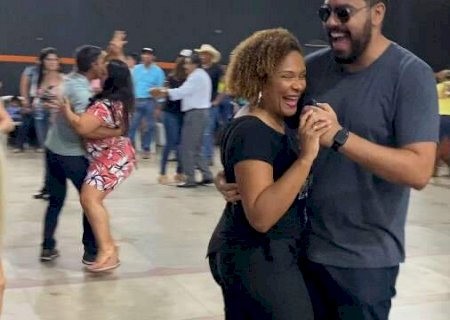Na festa do Barracão Assombrado, turma mostra que o bailão está em alta