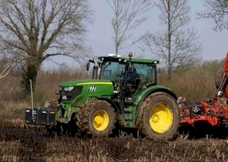 Vendas de máquinas agrícolas sobem 9,36% em outubro ante outubro de 2021