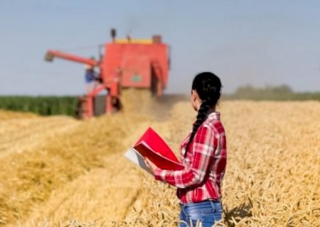 Mulheres ganham espaço no campo e profissionalização avança no agronegócio