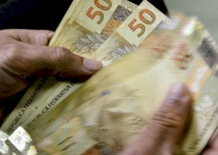Lula confirma aumento do salário mínimo para R$ 1.320 em maio