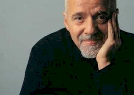 Paulo Coelho diz que empenho por campanha de Lula não valeu a pena e fala em mandato 'patético'