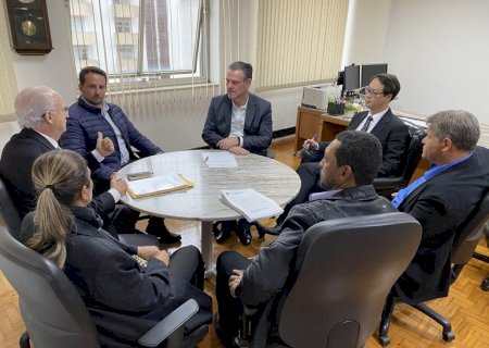 Ministro Fávaro se reúne com produtores de borracha para debater estímulo à produção nacional
