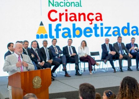 Governo deve investir R$ 3 bilhões para alfabetização na idade certa