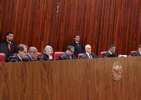 TSE retoma julgamento de Bolsonaro; seis ministros vão votar