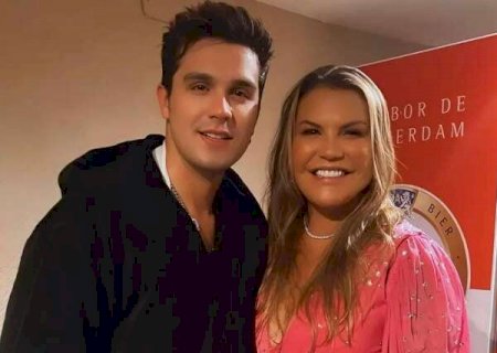 Luan Santana é tietado por irmã de Cristiano Ronaldo em show