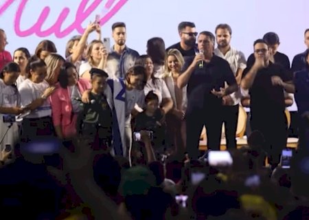 Bolsonaro exibe bandeira de Israel, diz que Brasil tem que ‘se preparar para tudo’ e critica petistas