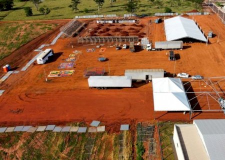 Novo Horizonte do Sul: Mega estrutura está sendo montada para segunda ExpoNHS que terá Teodoro & Sampaio e Michel Teló