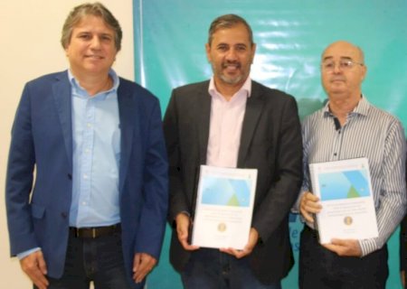 Caravina anuncia implantação do curso de Engenharia Civil da UEMS em Nova Andradina