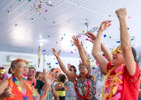 Folia e bloquinho de carnaval animam retorno do Conviver em Batayporã