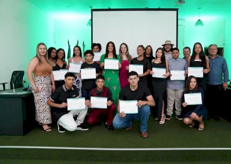 Turma conclui Jovem Aprendiz em Batayporã com formação em Administração Rural