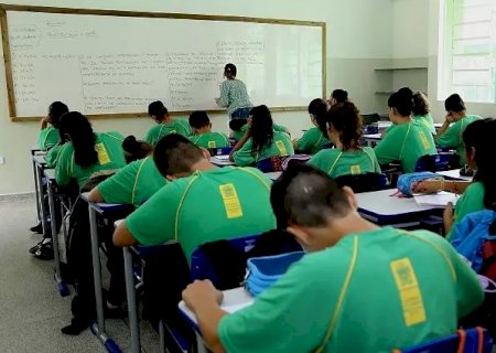 Com pé-de-meia mensal, aprender a lidar com dinheiro é necessidade a estudantes de MS