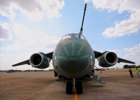 Gigante de 52 toneladas já despejou 334 mil litros de água no Pantanal