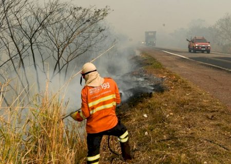 Fogo e fumaça se intensificam no Pantanal e combate aos incêndios em MS continua a ter reforços