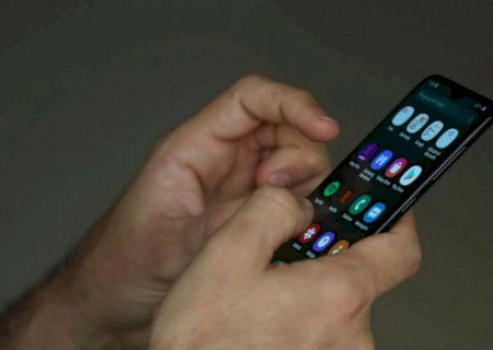 Oito em cada 10 adultos defendem a proibição de celulares em escolas