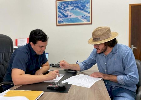 Batayporã sanciona leis que reajustam salários dos servidores, aumentam auxílio-alimentação e melhoram progressão da Educação