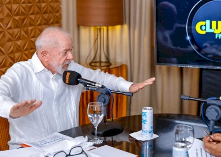 Lula diz que Brasil vai reagir contra taxações de Donald Trump