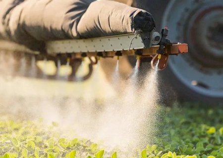 327 registros de agrotóxicos formulados genéricos aprovados em 2024, novo recorde