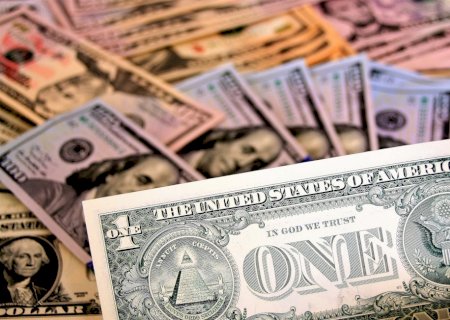 Recuo do dólar vai repercutir na baixa do preço dos alimentos, diz ministro