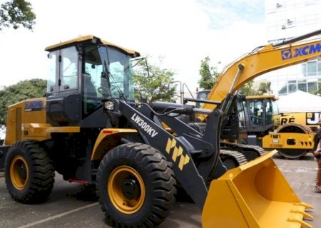 Exposição em Brasília apresenta máquinas e equipamentos agrícolas a prefeitos
