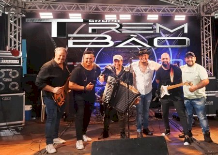 É hoje - Grupo TremBão animará sorteio do Show de Prêmios da ACEB neste sábado (08) em Batayporã