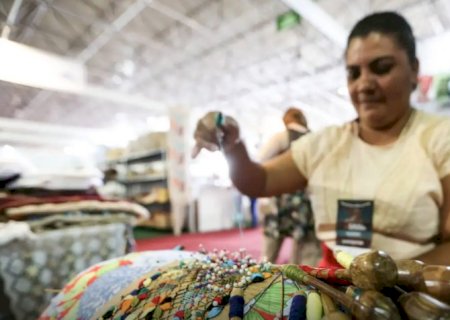 Mulheres empreendedoras ganham 24% menos que homens