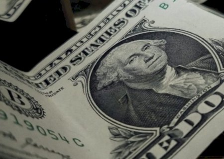 Dólar cai para R$ 5,69, o menor valor em 4 meses
