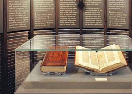 Primeira Bíblia impressa por Gutenberg completa 527 anos