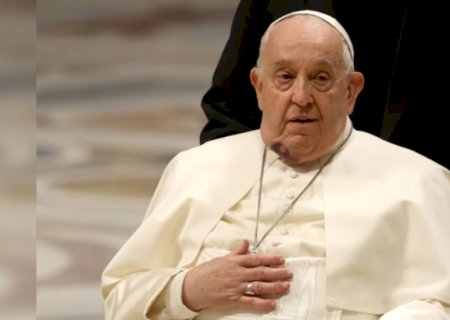 Papa Francisco tem ‘melhora surpreendente’ e ‘está muito animado’, segundo médico