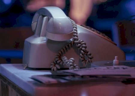 Telefonia fixa cai pela metade em 10 anos e tem pior nº do século