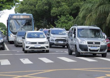 Detran alerta: abril inicia calendário anual de licenciamento com placas final 1 e 2