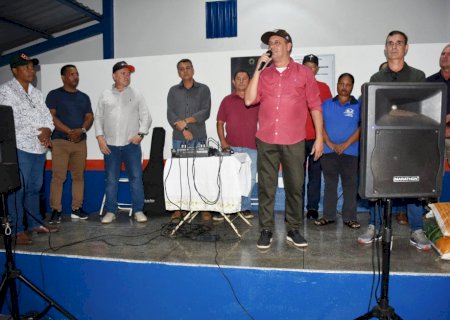 Prefeitura de Taquarussu entrega sementes de feijão para pequenos produtores
