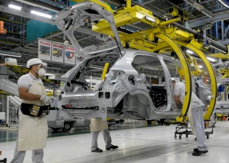 Atividade econômica brasileira cresce 0,4% em fevereiro