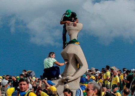 STF tem maioria para condenar ‘Débora do Batom’ por participação no 8 de Janeiro