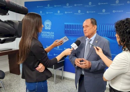 Dourados: Deputado Zé Teixeira reivindica asfalto, educação e lazer