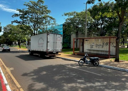 Vereador Dito Machado aponta falta de estrutura nos pontos de aluguel de caminhões compromete segurança de trabalhadores